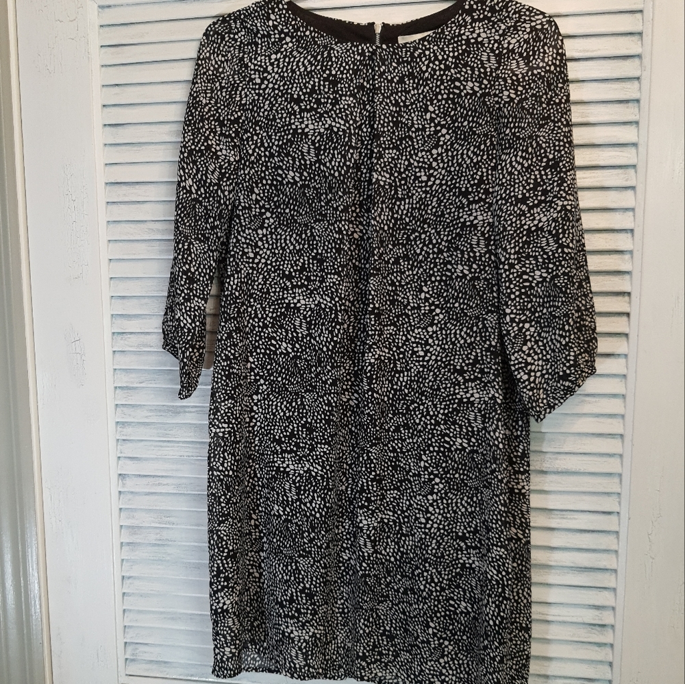 H&M 3/4 sleeve dress. Size 6.